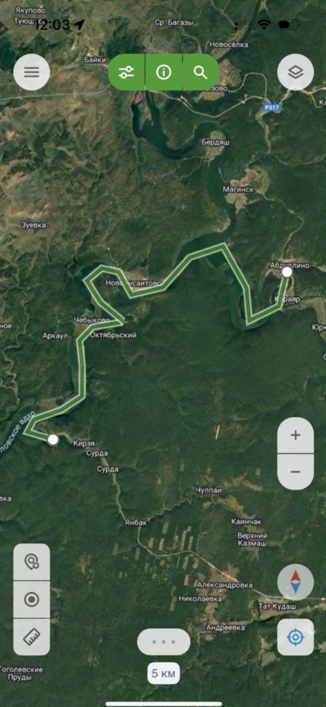 Карта охотника. GPS навигатор. - ハンターズマップナビゲーションアプリで、描かれたルートがある衛星マップビュー