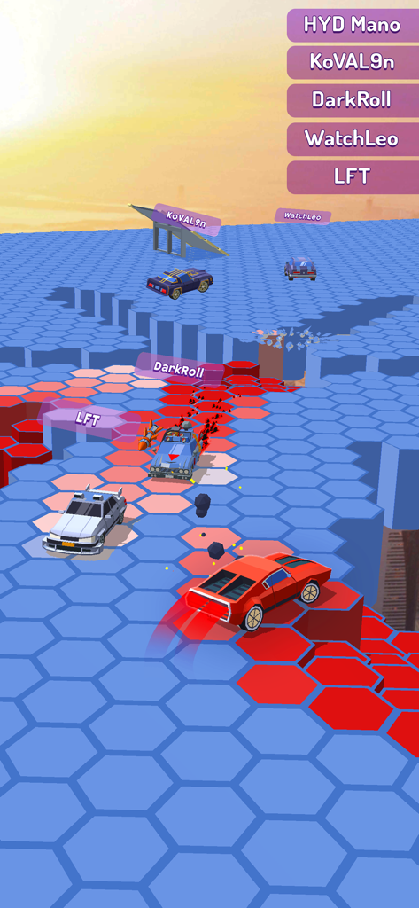Race Arena - Fall Car Battle - Coches compitiendo y derrapando en baldosas hexagonales que desaparecen en Race Arena
