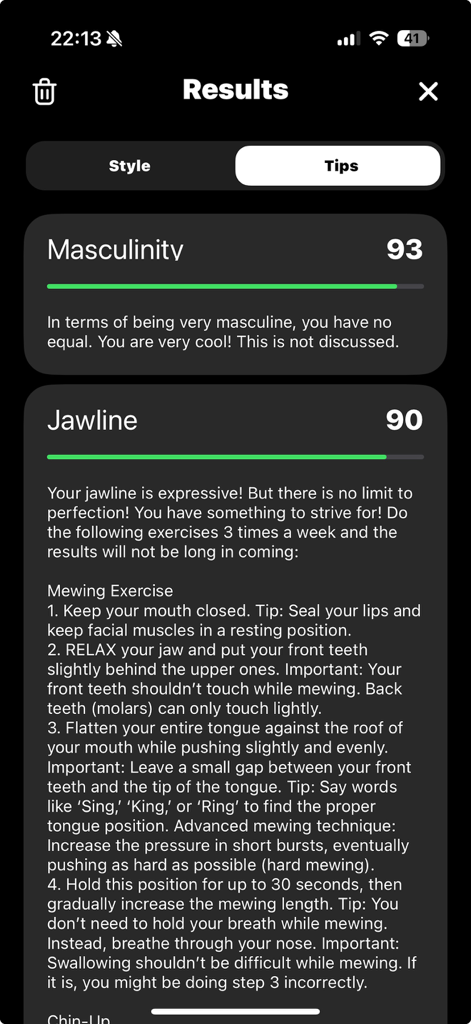 Glow AI Scanner: Looks Rating - 顔分析の結果画面に男性らしさと顎のラインの評価、およびメービングエクササイズのヒントが表示されている