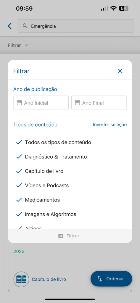 Interfaz de la aplicación médica InforMED que muestra filtros de búsqueda para categorías de contenido clínico como diagnóstico, medicamentos y lecciones en video.