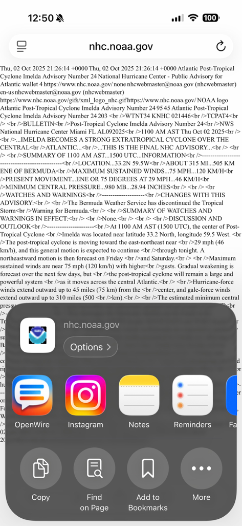 OpenWire RSS Reader - Captura de pantalla de iPhone mostrando el icono de la aplicación OpenWire Lector RSS en la hoja de compartir de iOS sobre un feed de noticias