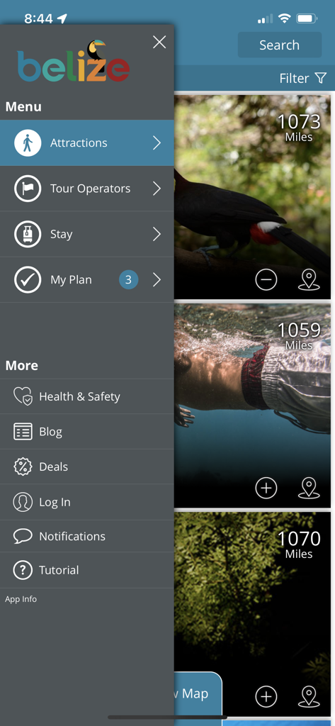 Travel Belize - 명소, 여행사, 숙박, 내 계획과 같은 옵션이 있는 측면 탐색 메뉴를 보여주는 벨리즈 여행 앱의 스크린샷
