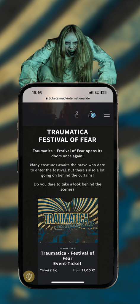 Tela de smartphone mostrando opções de ingressos para o Traumatica Festival of Fear e um personagem de terror.
