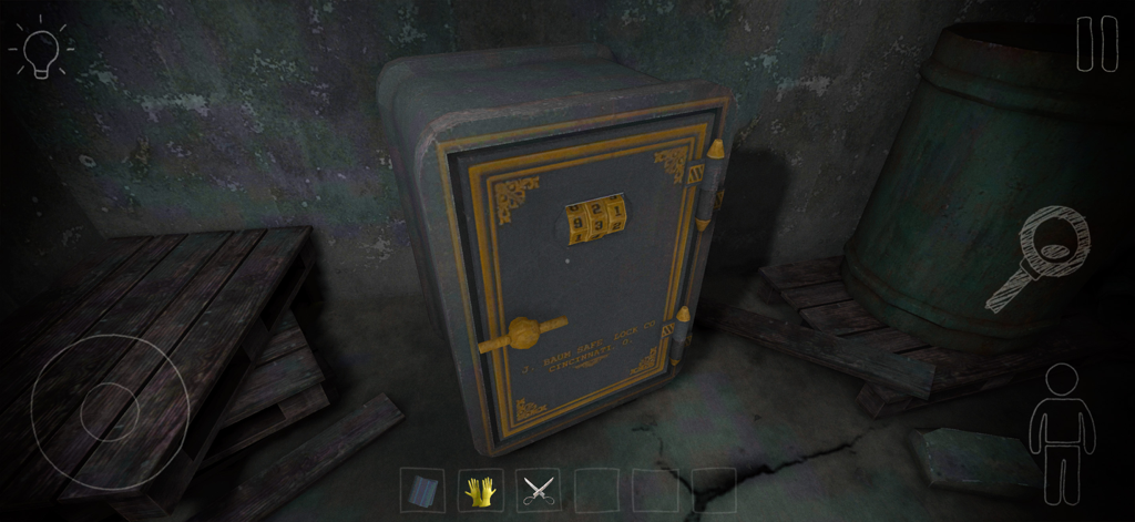 911: Cannibal (Horror Escape) - Una caja fuerte de metal antigua con una cerradura de combinación dentro de una habitación oscura del sótano.