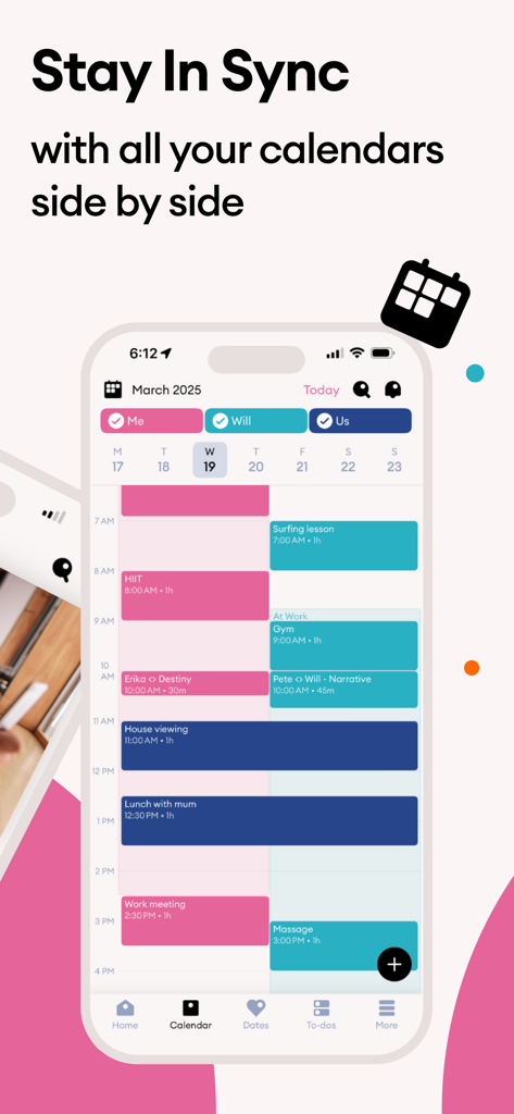 Cupla: Shared Couples Calendar - Interface de l'application mobile Cupla montrant des calendriers partagés pour un couple avec des emplois du temps codés par couleur côte à côte.