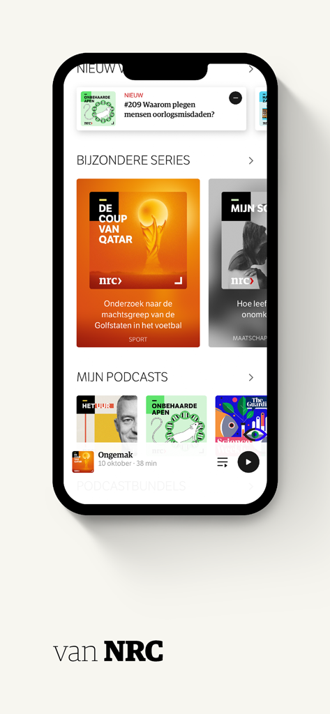 Pantalla de iPhone mostrando la interfaz de la aplicación NRC Audio con varias series de podcasts holandesas y una selección curada de contenido de noticias