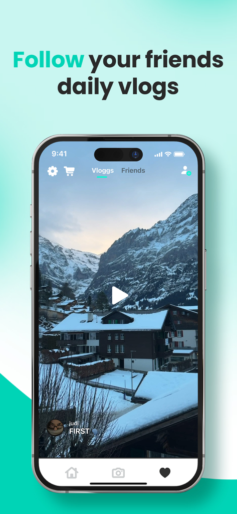 눈 덮인 산악 마을의 영상 브이로그와 친구들의 일상 브이로그를 팔로우하세요라는 텍스트가 표시된 Vloggr 앱을 보여주는 스마트폰 화면
