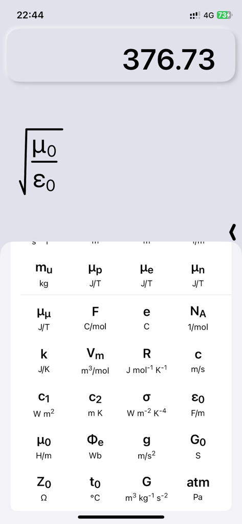 L'application CalcMe affichant une bibliothèque de constantes physiques et une formule en notation mathématique naturelle