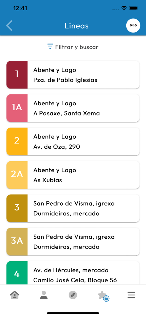 App Coruña - Uma lista de linhas de ônibus municipais e suas rotas exibidas no aplicativo móvel App Coruña.