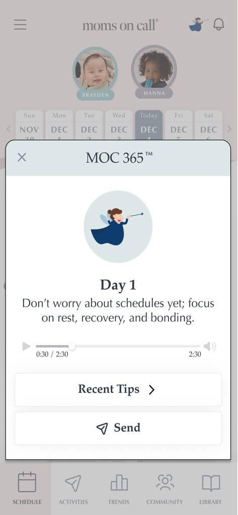 Moms on Call: Baby & Toddler - 휴식과 유대감에 초점을 맞춘 첫날을 위한 MOC 365 팁을 표시하는 Moms on Call 앱 내 팝업.