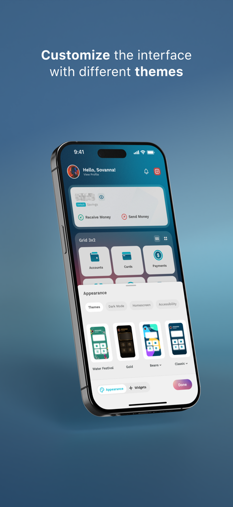 Un smartphone mostrando las opciones de personalización de temas de la aplicación ABA Mobile Bank, incluyendo los temas Festival del Agua y Oro