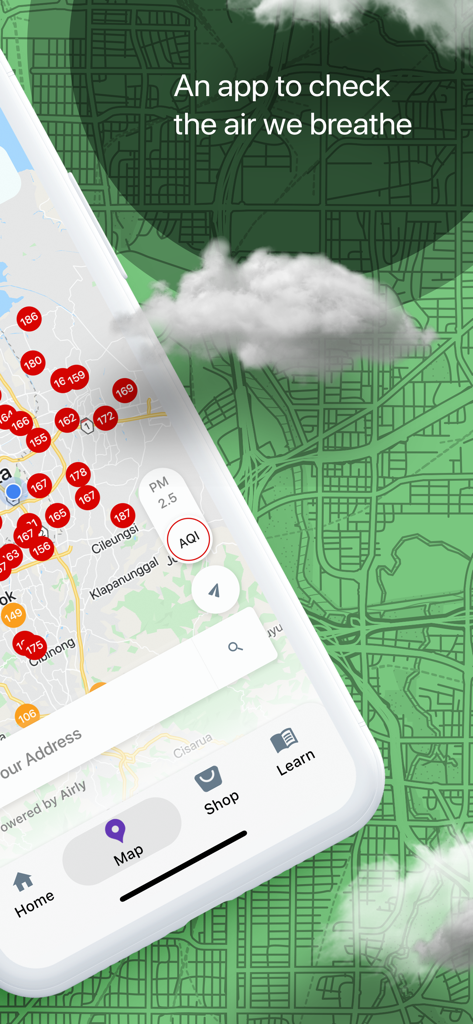 Aplicación Nafas Indonesia que muestra un mapa del índice de calidad del aire en tiempo real con ubicaciones de sensores.