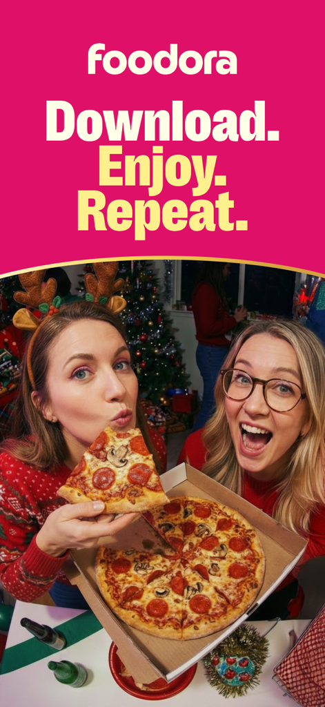 Zwei Freunde teilen sich eine Pizza mit dem Foodora-Logo und dem Slogan "Herunterladen, genießen, wiederholen"