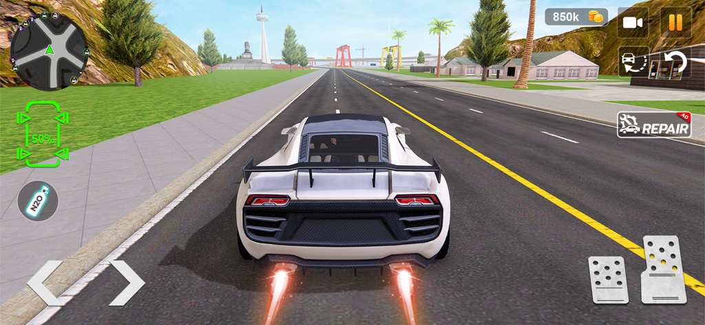 Rash Drive Car Crash Simulator - Ein weißer Sportwagen rast auf einer Stadtstraße mit Nitro-Auspuffflammen im Rash Drive Autounfall-Simulator-Handyspiel.