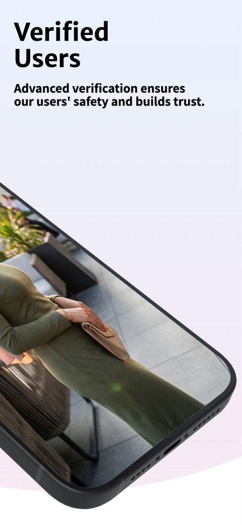 결혼 매칭에서 안전과 신뢰를 강조하는 Marriage4Life 앱 화면