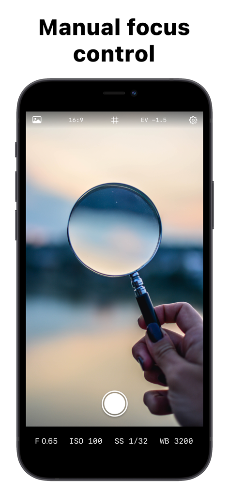Manual focus control interface on the Manual Camera iPhone app