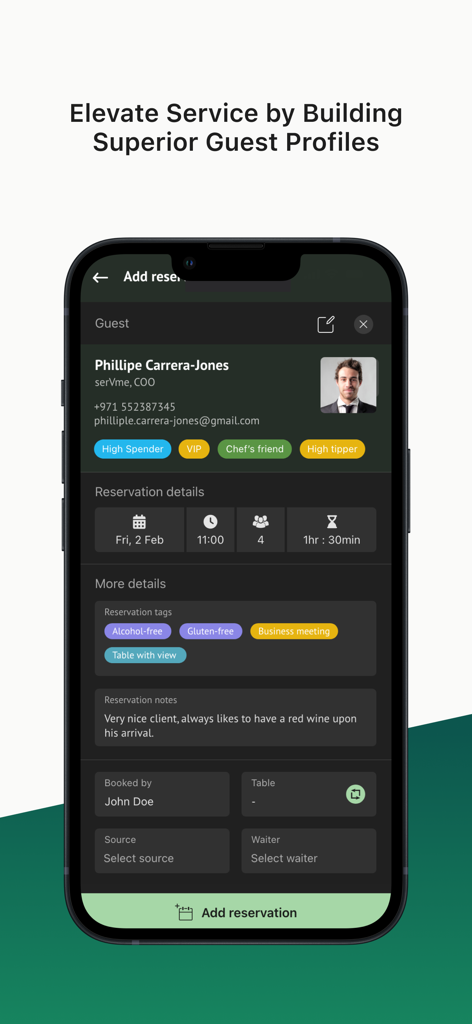 Servme - Servme App Mobile-Bildschirm mit einem detaillierten Restaurant-Gästeprofil mit VIP-Tags und Reservierungsnotizen