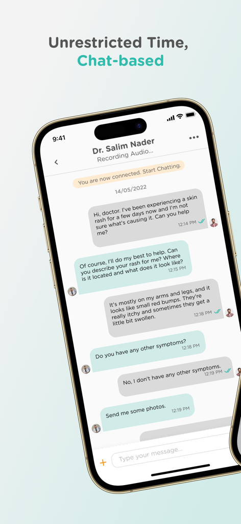 Ein Smartphone, das eine chatbasierte medizinische Beratung auf der Drapp App mit einem Arzt wegen eines Hautausschlags zeigt