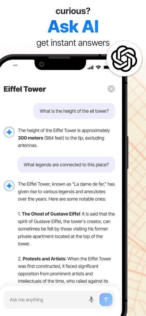 Schermata dello smartphone che mostra la funzione Chiedi all'IA dell'app Tourly con una chat sulla Torre Eiffel.