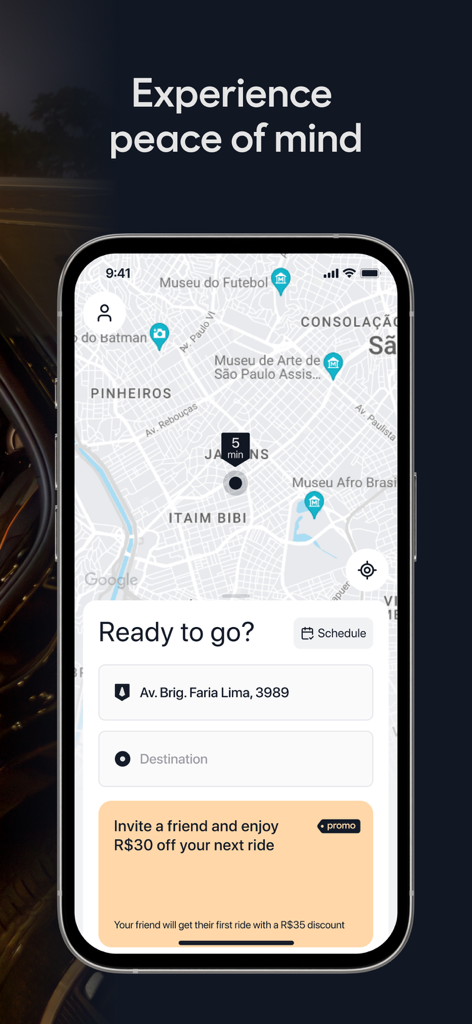 Rhino: Premium armored rides - Interface do aplicativo Rhino de carros blindados mostrando um mapa de São Paulo e a tela de reserva de viagem.