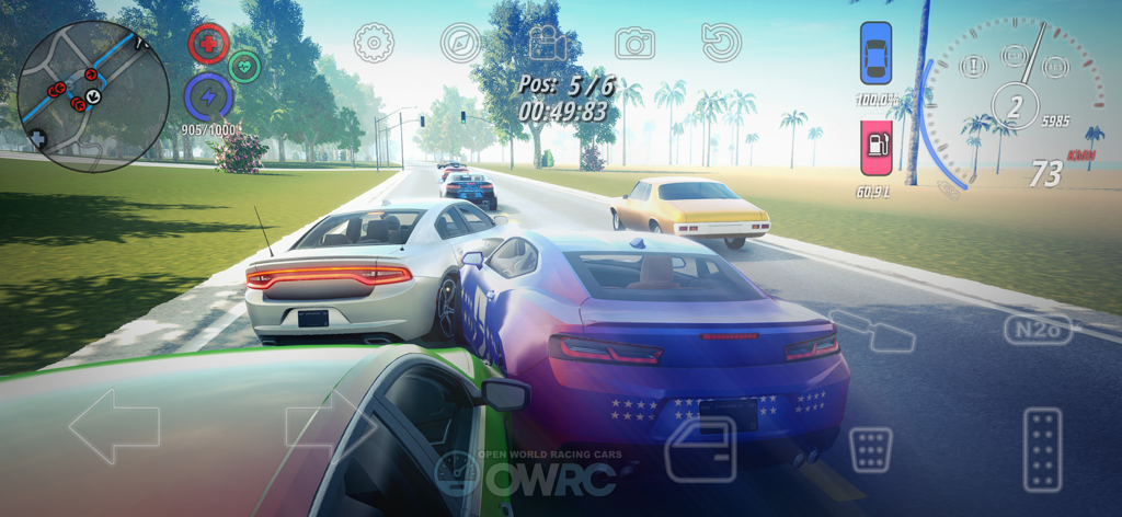 OWRC: Open World Racing Cars - Jugabilidad de carreras callejeras en mundo abierto en OWRC mostrando coches deportivos en una carretera tropical de mundo abierto