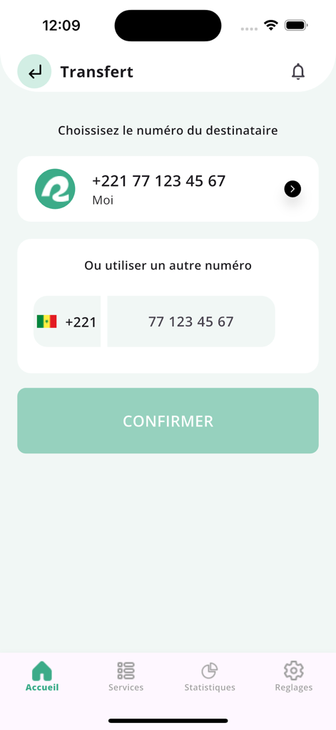 Samir Moneyアプリの送金インターフェース。Waveウォレット統合で、セネガルの電話番号の受取人選択が表示されている