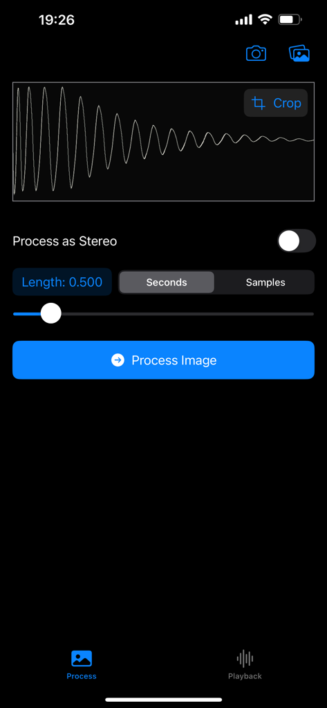 Waveform Camera - Oberfläche der Waveform Camera App, die eine zugeschnittene visuelle Wellenform mit Audioverarbeitungseinstellungen für Länge und Stereoausgabe zeigt.