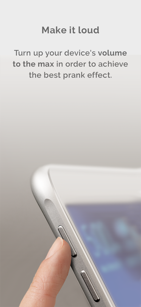 Nahaufnahme eines Fingers, der die Lauter-Taste an einem Smartphone drückt, mit Anleitungstext zur Maximierung der Lautstärke für einen besseren Prank-Effekt.