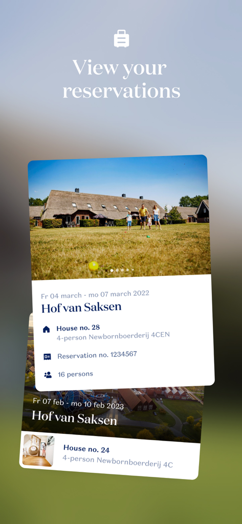 Pantalla de la app Hof van Saksen que muestra detalles de reserva del resort, incluidas fechas de reserva y tipos de alojamiento