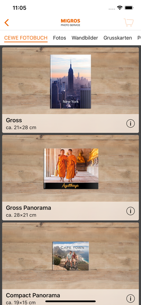 Migros Photo Service - Interface of the Migros Photo Service app displaying various CEWE photo book sizes and layout options