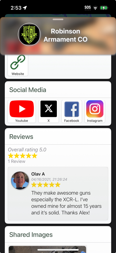Captura de pantalla de la aplicación Plinkr que muestra el perfil de Robinson Armament CO con enlaces a redes sociales y una reseña de usuario de cinco estrellas.