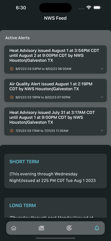 Screenshot del feed NWS dell'app Space City Weather che mostra avvisi attivi di caldo e qualità dell'aria per l'area di Houston