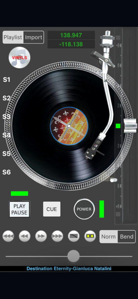 djTurntables - Interfaz de la aplicación djTurntables que muestra un disco de vinilo virtual y controles de DJ profesionales