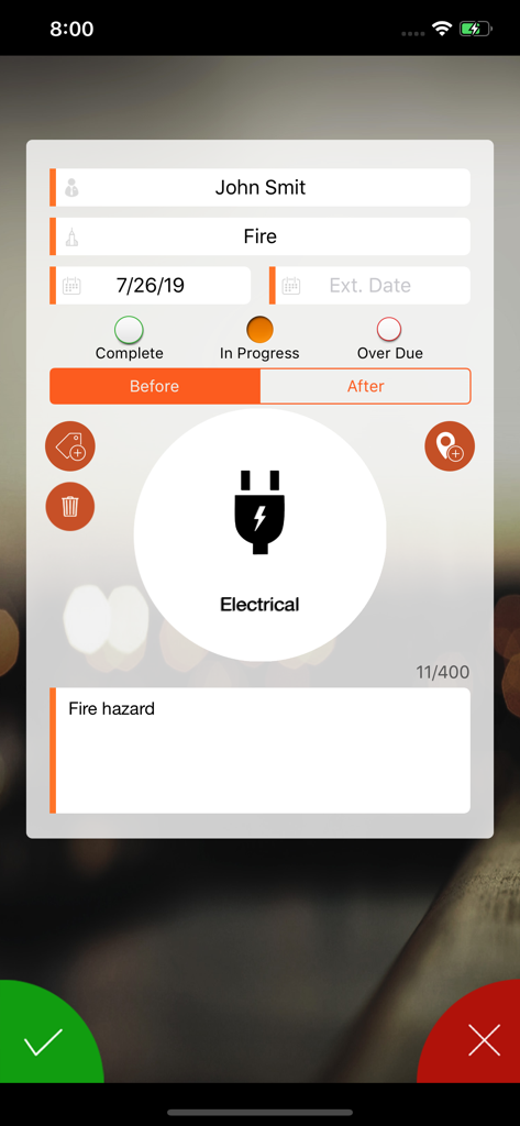 Interfaccia di Snag-App che documenta un rischio di incendio elettrico durante l'ispezione di un immobile.