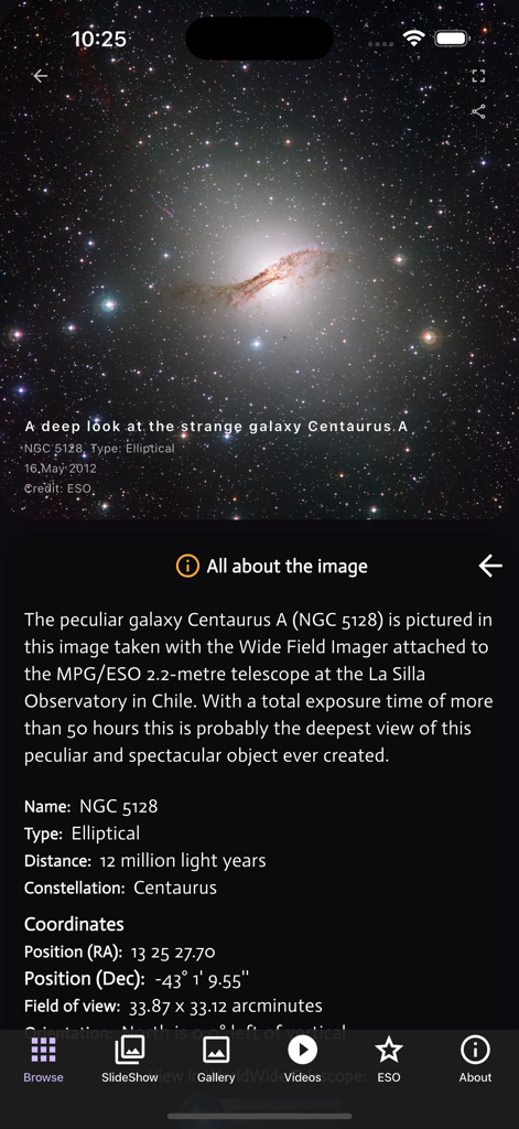 Galaxies: Spectacular - Uma tela de celular mostrando dados astronômicos e uma foto de alta resolução da galáxia Centaurus A no aplicativo Galáxias Espetacular.