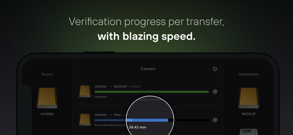 OffShoot Solo - Interface de l'application OffShoot Solo montrant une barre de progression du transfert de fichiers et le statut de vérification de la somme de contrôle pour les sauvegardes vidéo.