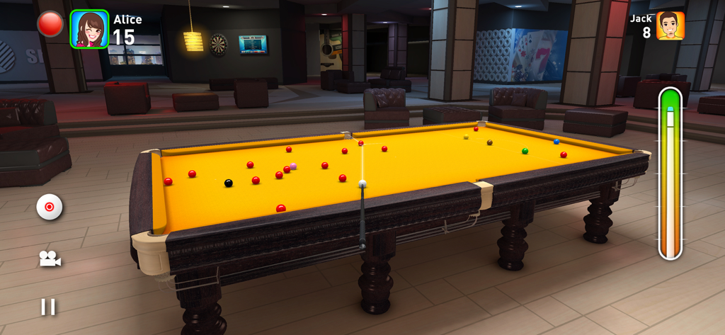 Jugabilidad de Real Snooker 3D mostrando una mesa amarilla con bolas de billar y una barra de potencia durante un partido de pase y juego