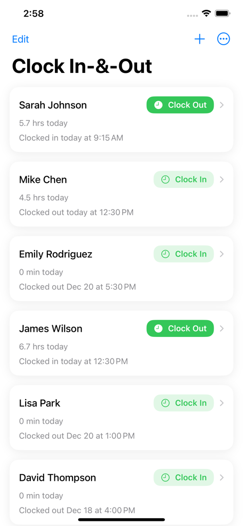 직원 목록과 출퇴근 버튼이 표시된 출퇴근 기록 앱 인터페이스