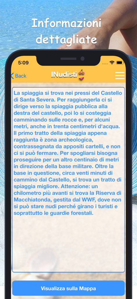 Schermata dell'app mobile che mostra indicazioni dettagliate e informazioni per una spiaggia nudista