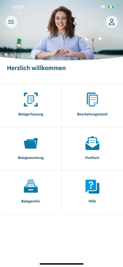 Home screen of the Debeka Gesundheit app displaying options for receipt capture and processing status