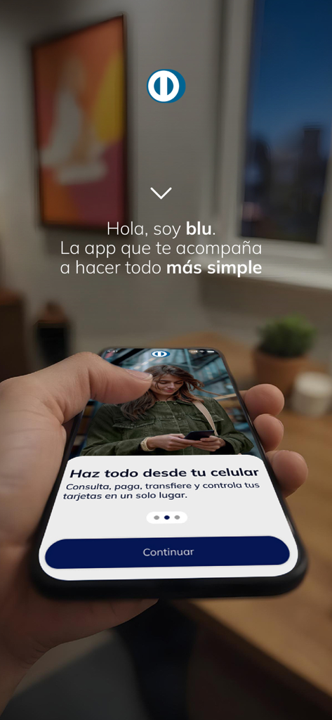 blu de Diners Club - Una persona tiene in mano uno smartphone che mostra la schermata di benvenuto dell'app blu de Diners Club con il messaggio Rendi tutto più semplice.