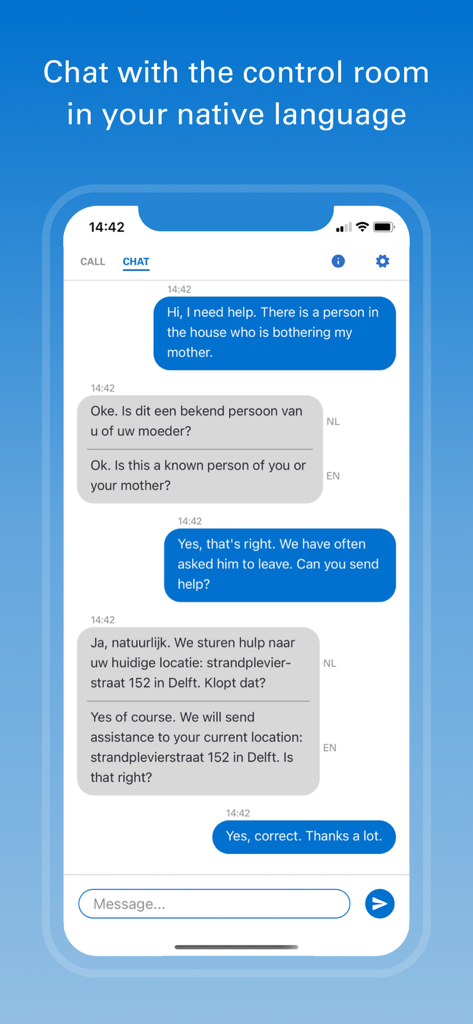 Screenshot of the 112NL app showing a multilingual chat interface between a user and emergency services with translations in Dutch and English.