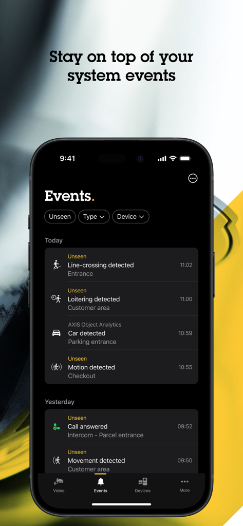 La interfaz de la aplicación AXIS Camera Station Edge que muestra una lista de eventos de seguridad y notificaciones de análisis de IA