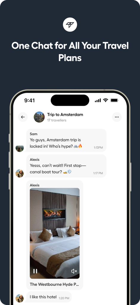 Interfaz de chat grupal de la app Travly mostrando usuarios discutiendo un viaje a Ámsterdam y compartiendo un video de una habitación de hotel