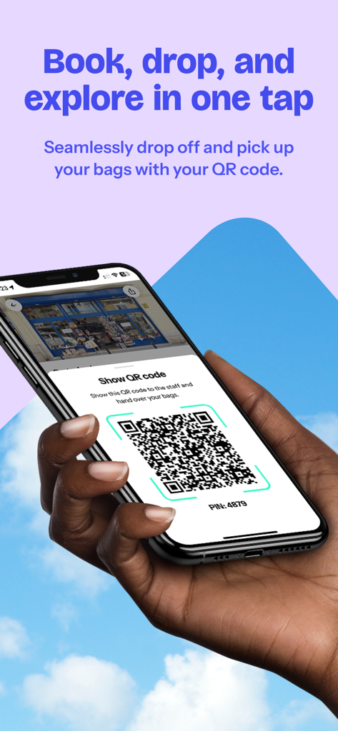 Bounceアプリでシームレスな荷物の預け入れと受け取りのためのQRコードを表示するスマートフォンを持つ手