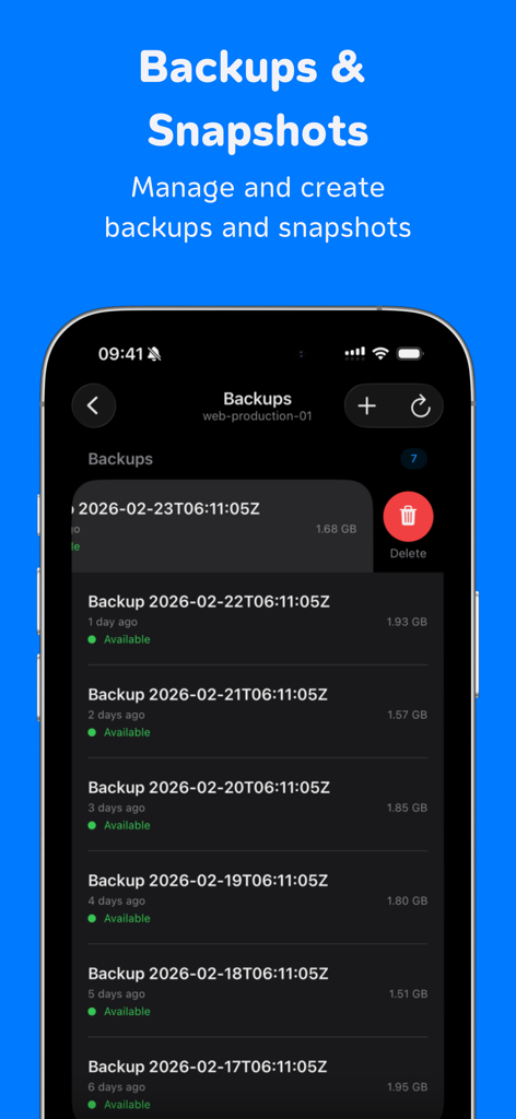 HetzMate for Hetzner Cloud - HetzMate App-Oberfläche, die eine Liste von Server-Backups und Snapshots mit Daten und Dateigrößen im Dark Mode anzeigt