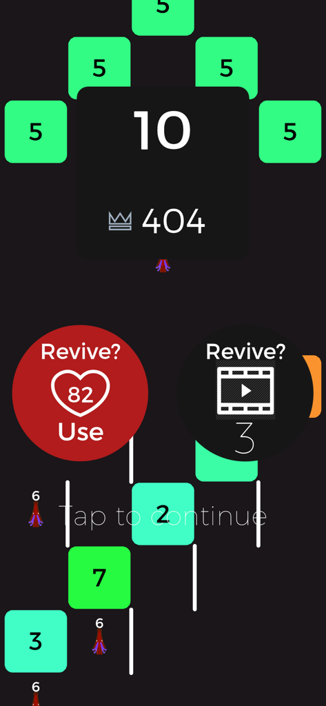 Snake VS Block - Pantalla del juego Snake VS Block mostrando opciones de revivir con moneda de corazón o anuncio en video.
