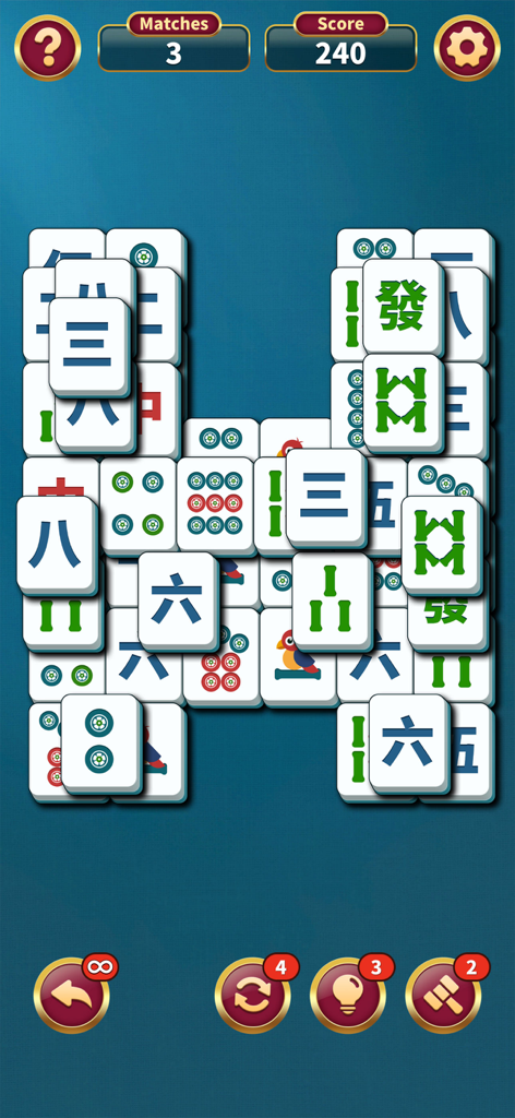 Mahjong Solitaire: Match Game - Plateau classique de Mahjong Solitaire avec des tuiles traditionnelles sur fond bleu.