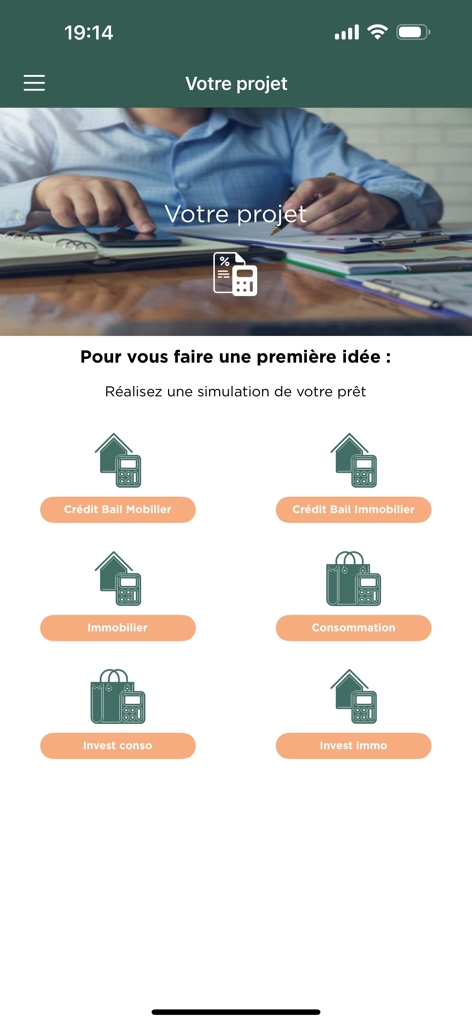 Écran de simulation de prêt dans l'application Appli pro by SAHAM BANK montrant diverses options de crédit et d'investissement