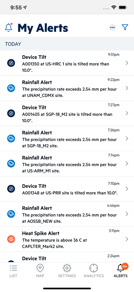 L'écran Mes alertes de l'application Arable Mobile affichant les notifications de précipitations et de pics de chaleur.